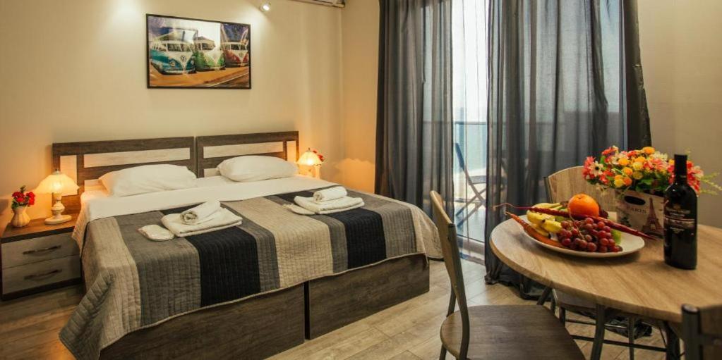 Luxury Apartments Батуми Екстериор снимка