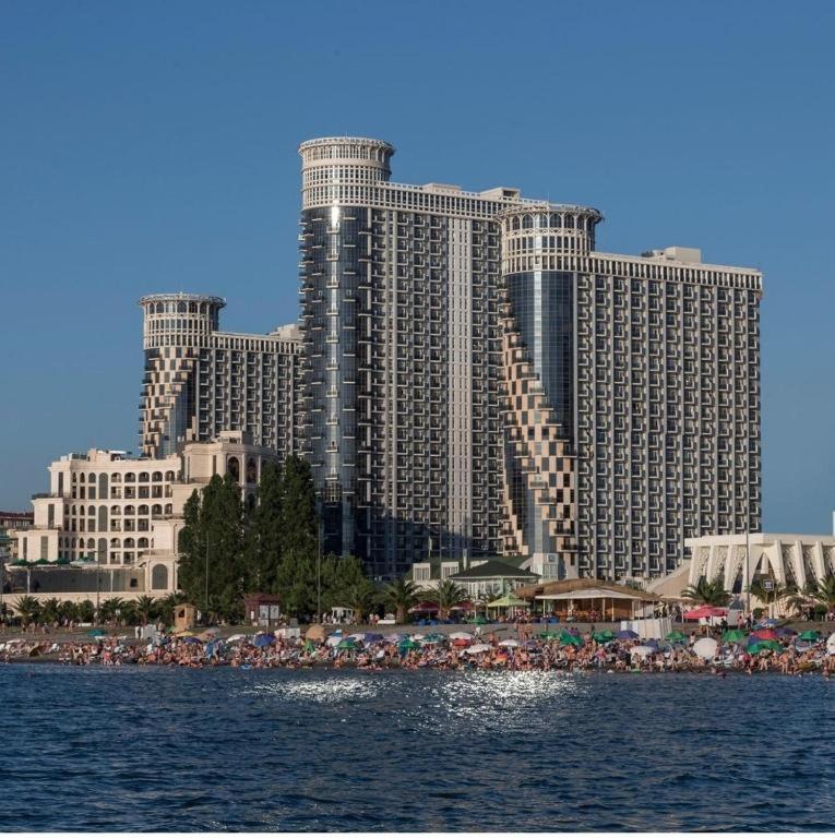 Luxury Apartments Батуми Екстериор снимка