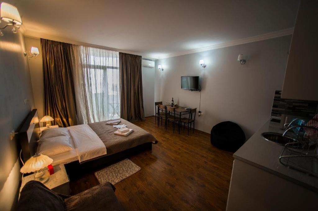 Luxury Apartments Батуми Екстериор снимка