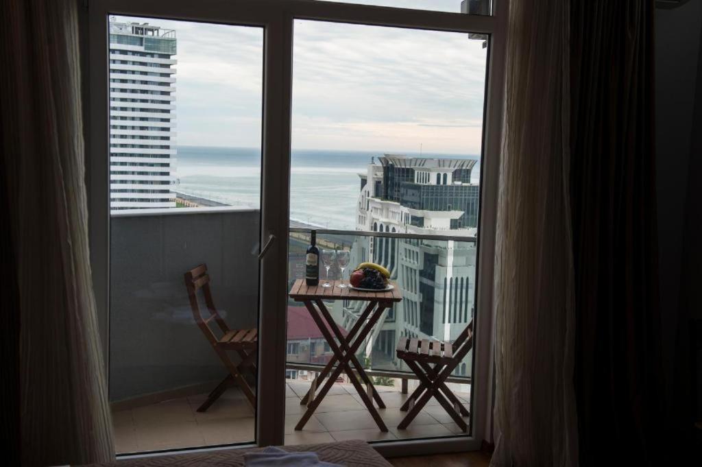 Luxury Apartments Батуми Екстериор снимка