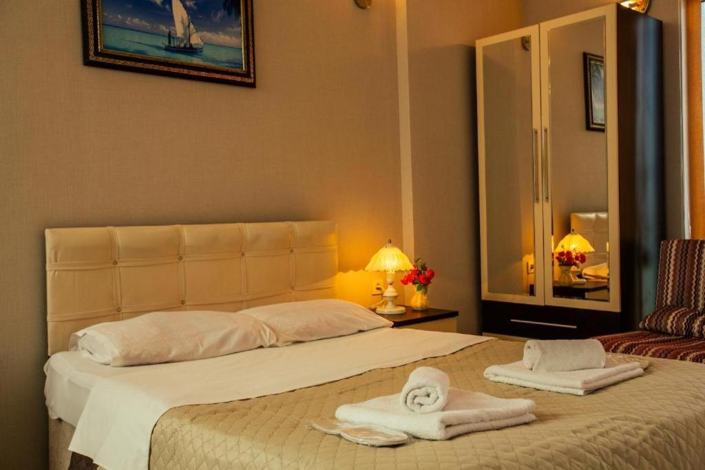 Luxury Apartments Батуми Екстериор снимка
