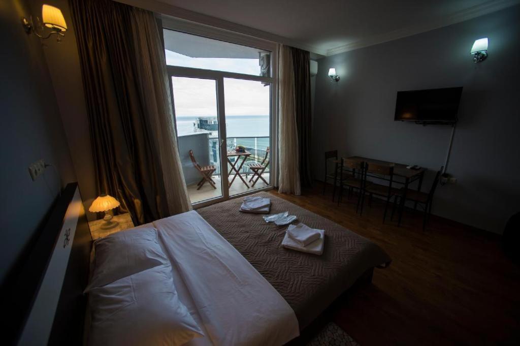 Luxury Apartments Батуми Екстериор снимка