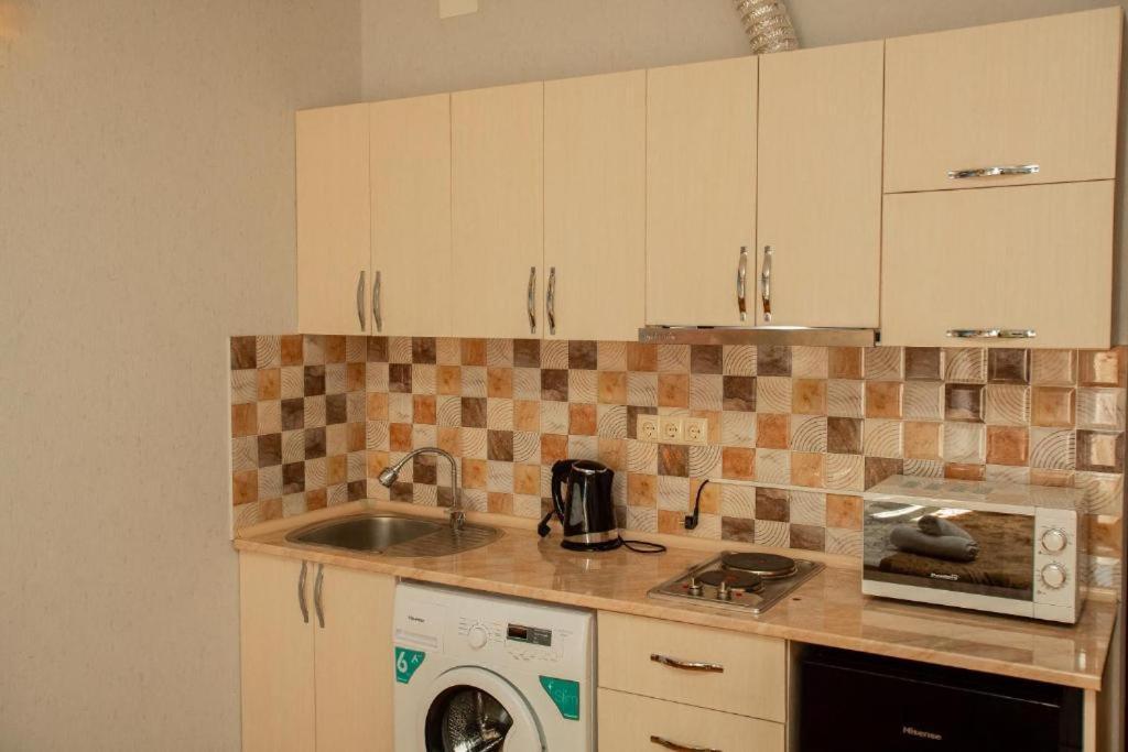 Luxury Apartments Батуми Екстериор снимка